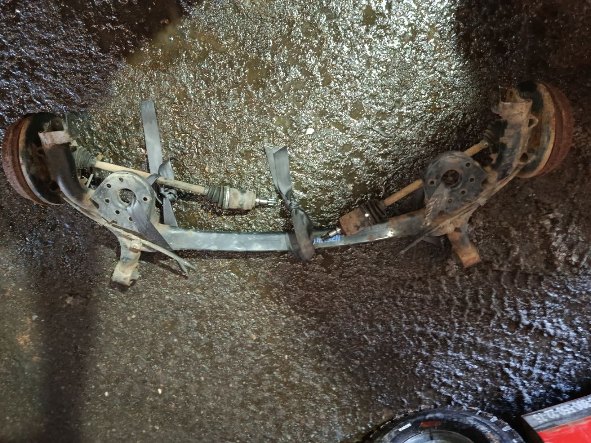 Балка подвески на Toyota Corolla Fielder NZE164G 1NZ-FE Фото 1