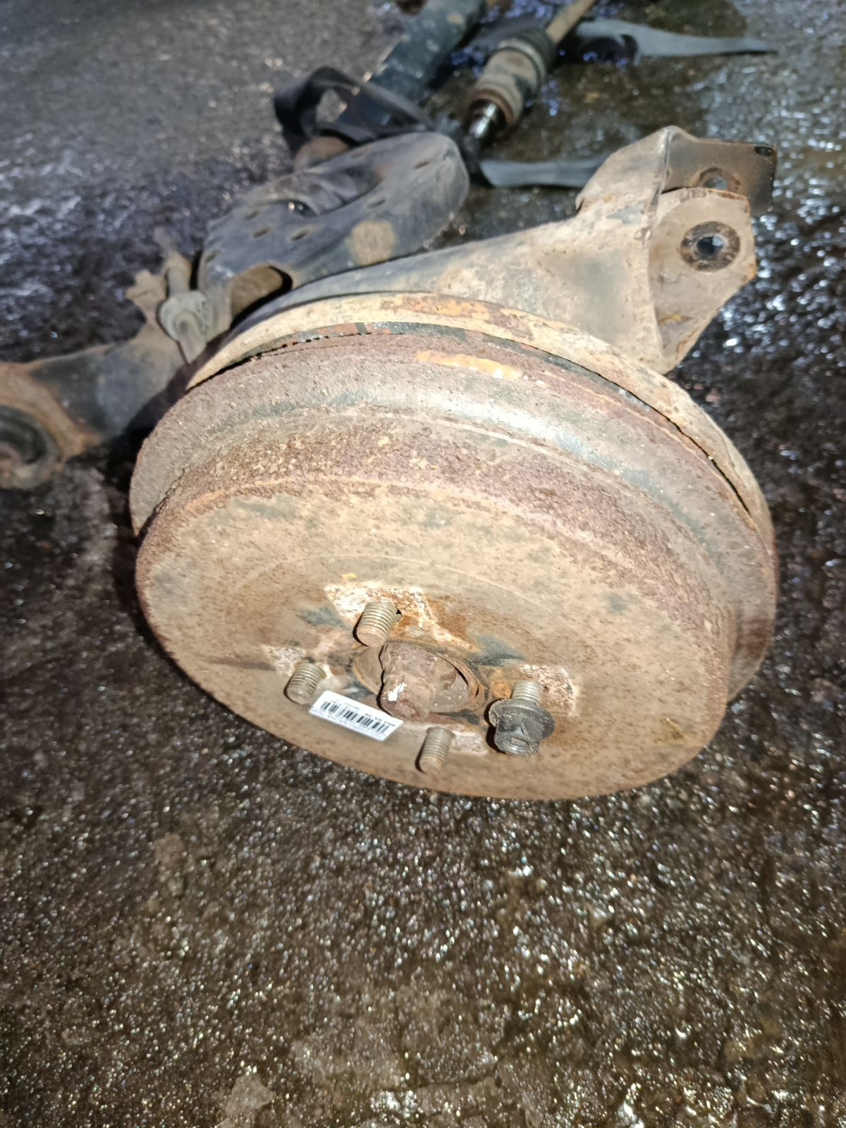 Балка подвески на Toyota Corolla Fielder NZE164G 1NZ-FE Фото 10