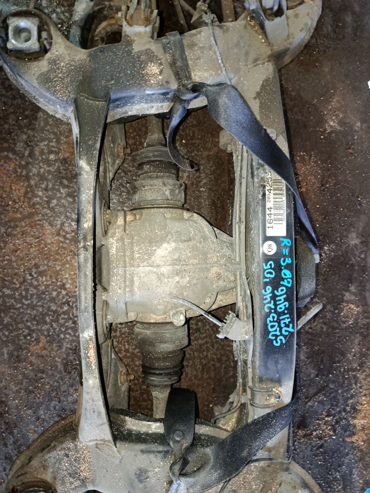 Балка подвески на Mercedes-Benz C-Class Station Wagon S203.246 271.946 Фото 5