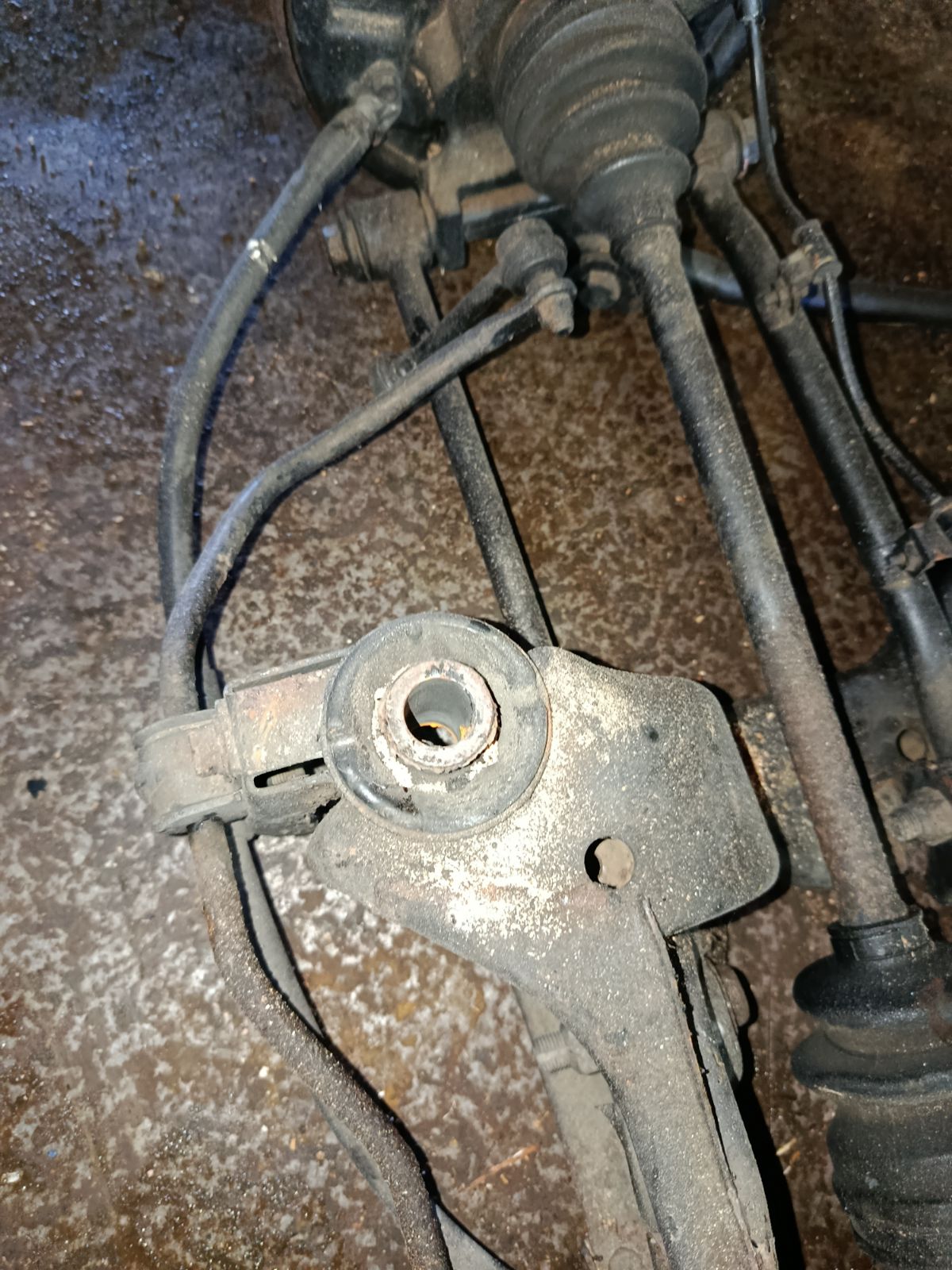 Балка подвески на Nissan Sunny FNB15 QG15DE Фото 7