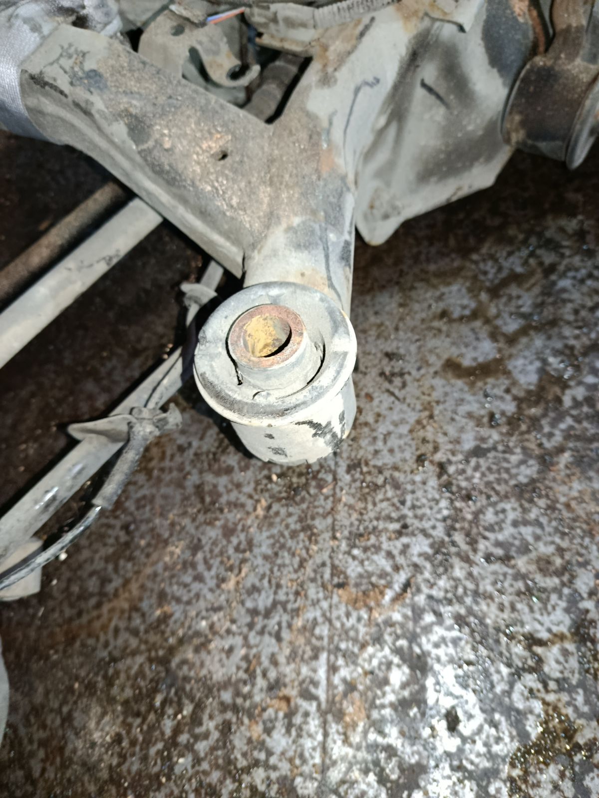 Балка подвески на Nissan X-Trail NT30 QR20DE Фото 14