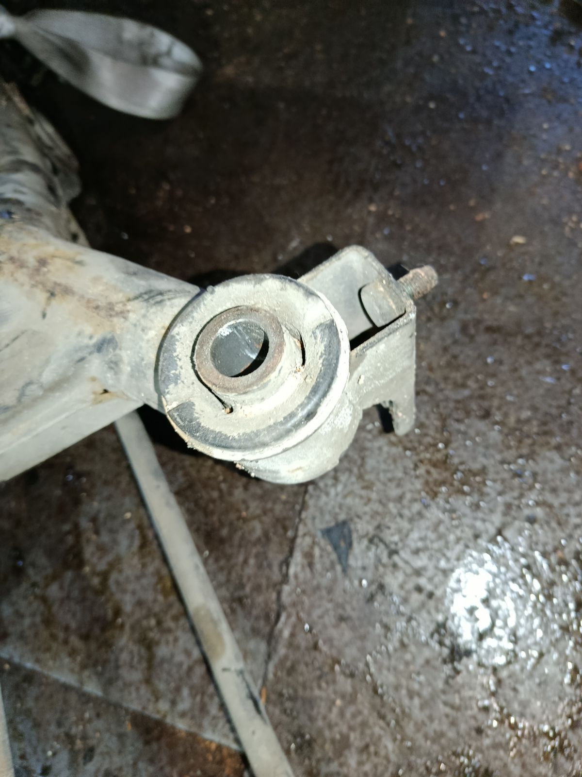 Балка подвески на Nissan X-Trail NT30 QR20DE Фото 21