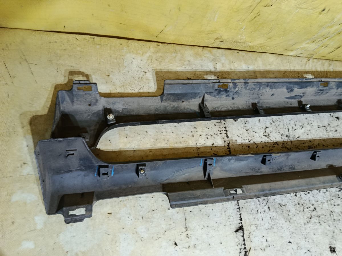 Порог кузова пластиковый ( обвес ) на Mazda Axela BKEP Фото 4