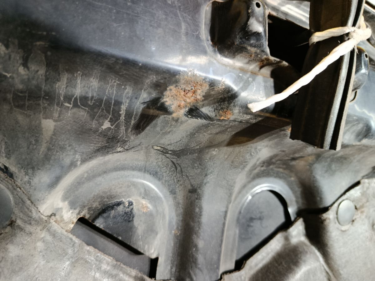 Капот на Nissan Cedric QJY31 Фото 9