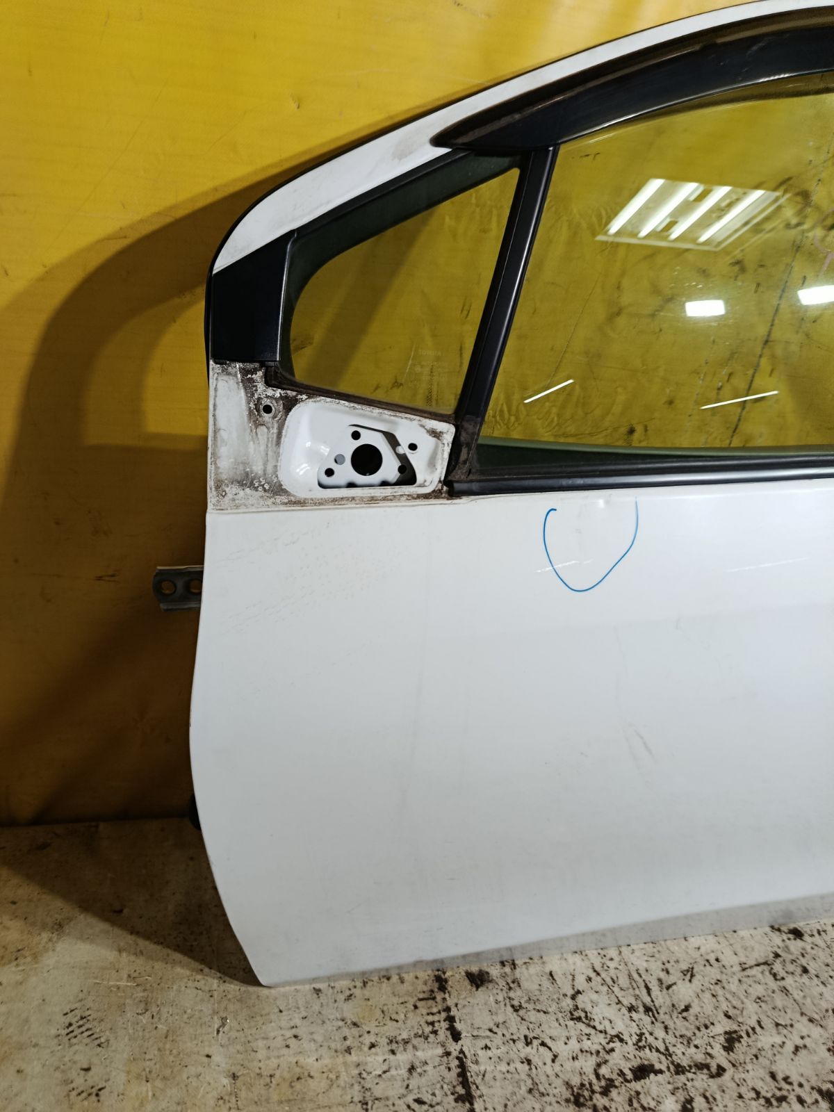 Дверь боковая на Toyota Vitz NSP130 Фото 2