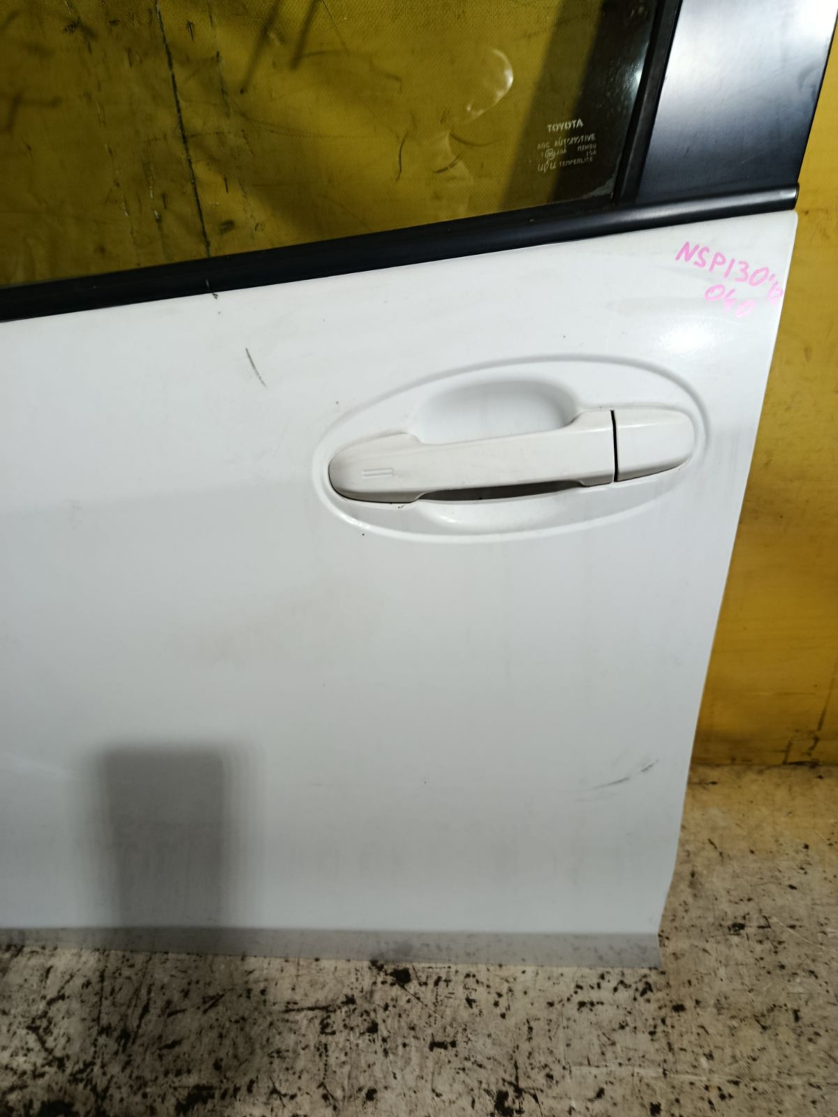 Дверь боковая на Toyota Vitz NSP130 Фото 5