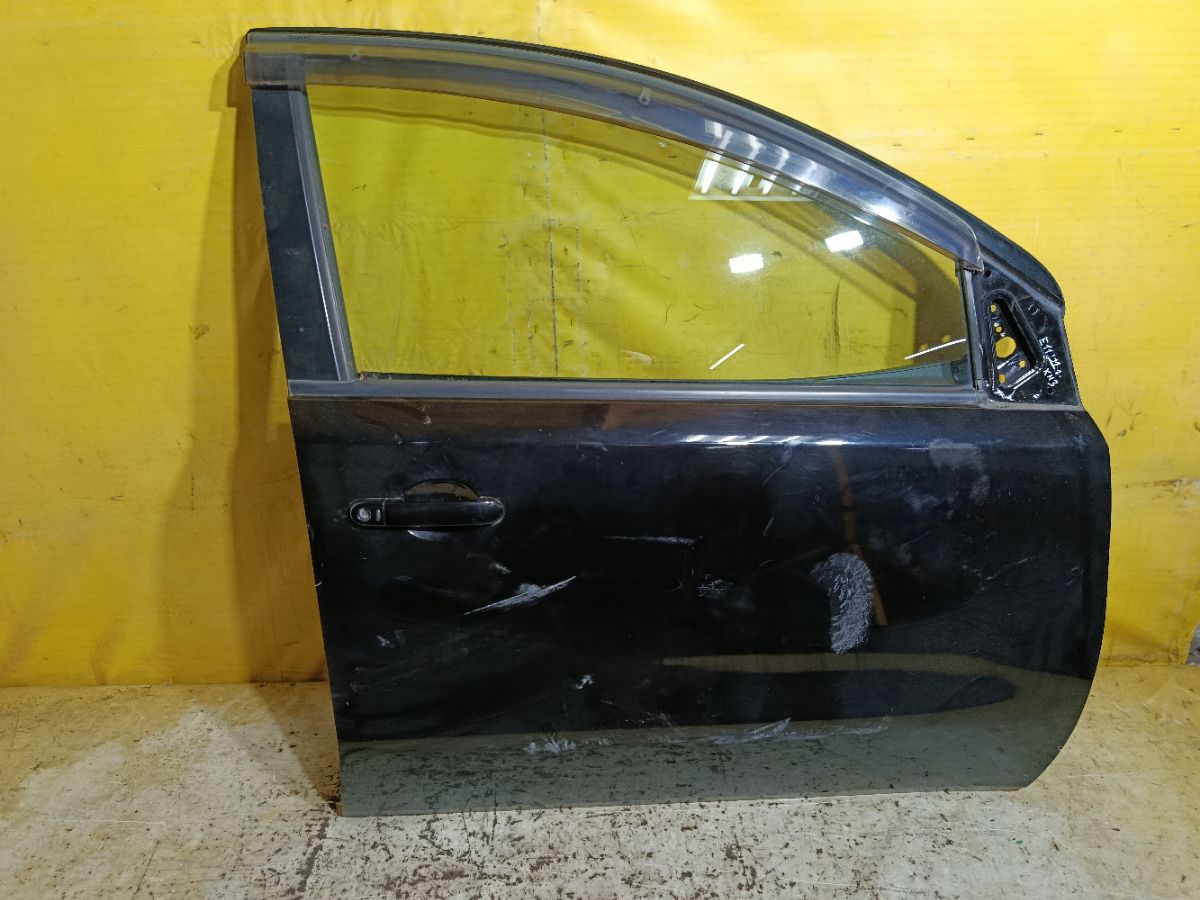 Дверь боковая на Nissan Note E11 Фото 1