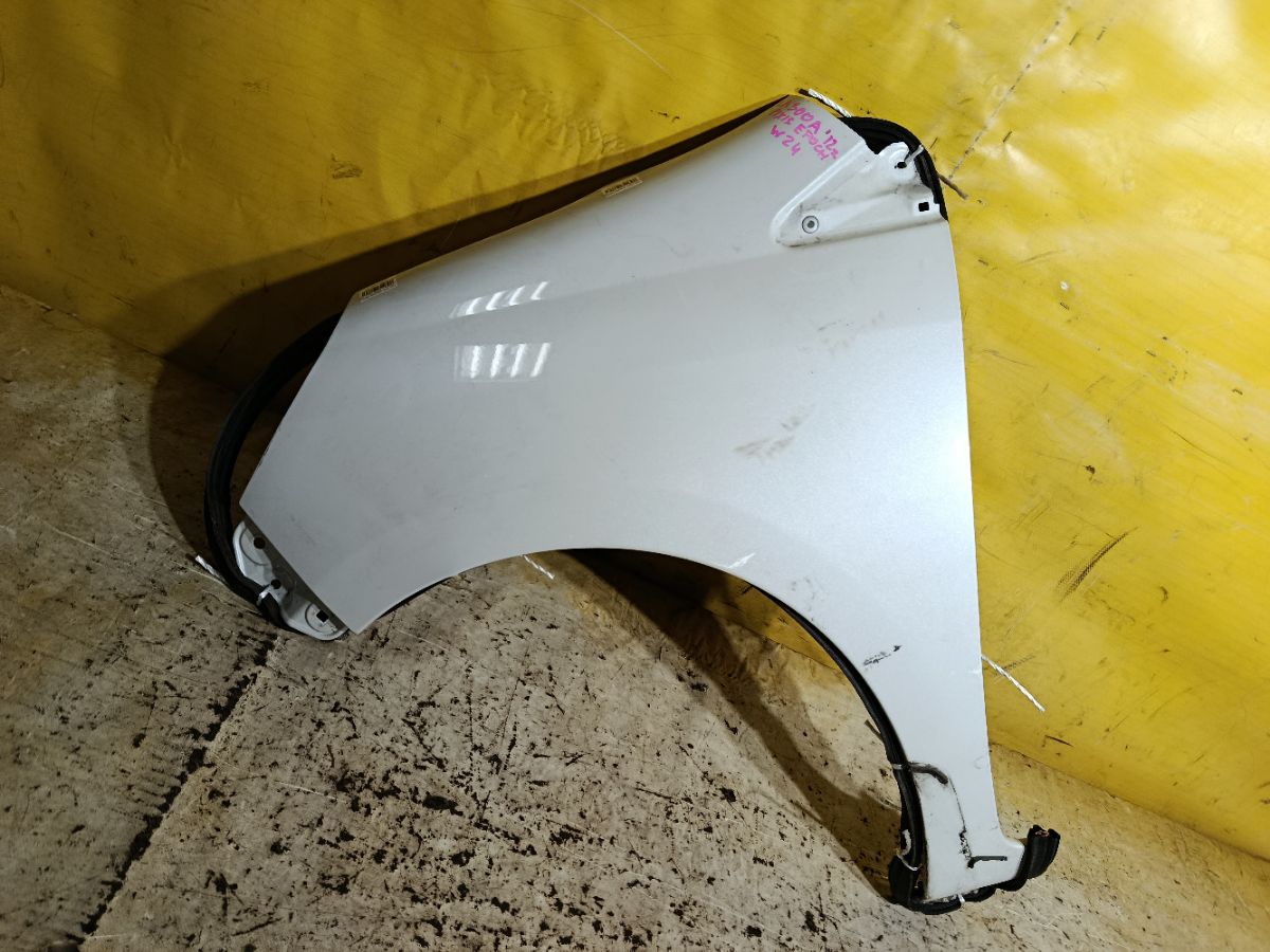 Крыло переднее на Toyota Pixis Epoch LA300A Фото 1
