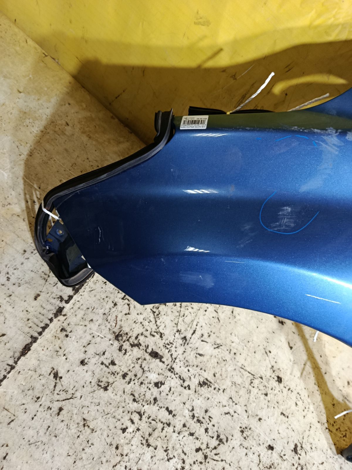 Крыло переднее на Nissan Note E12 Фото 2