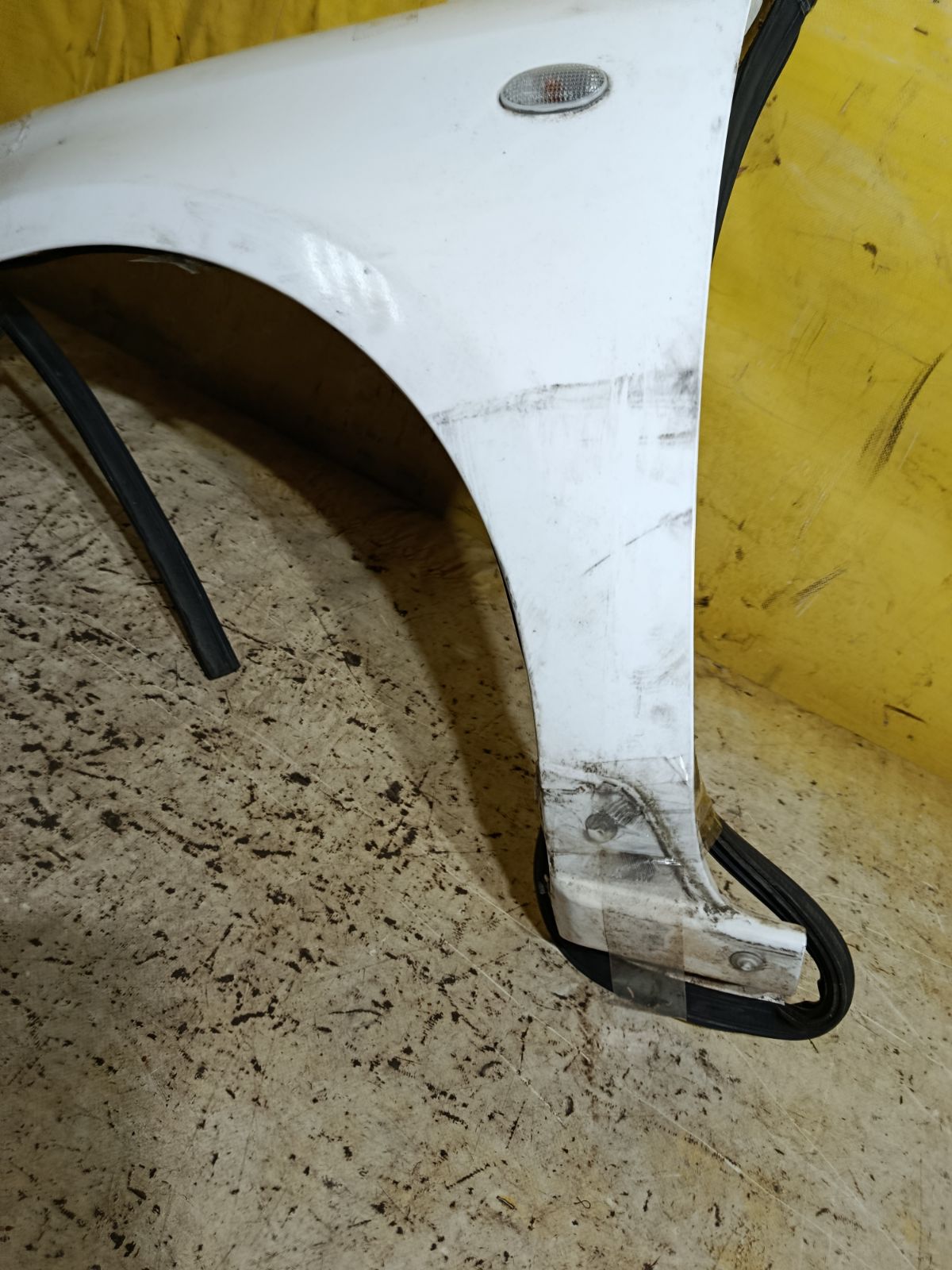 Крыло переднее на Mazda Demio DY3W Фото 4