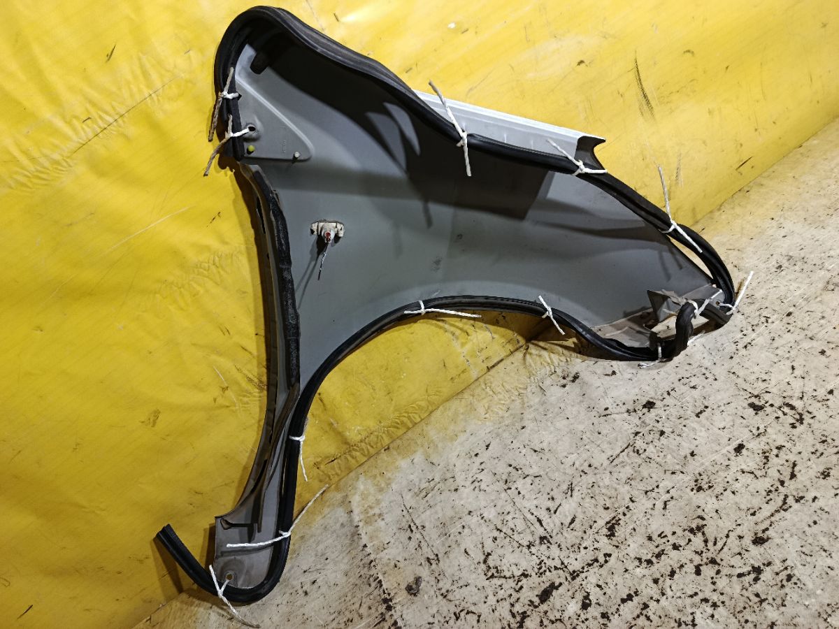 Крыло переднее на Nissan Note E11 Фото 5