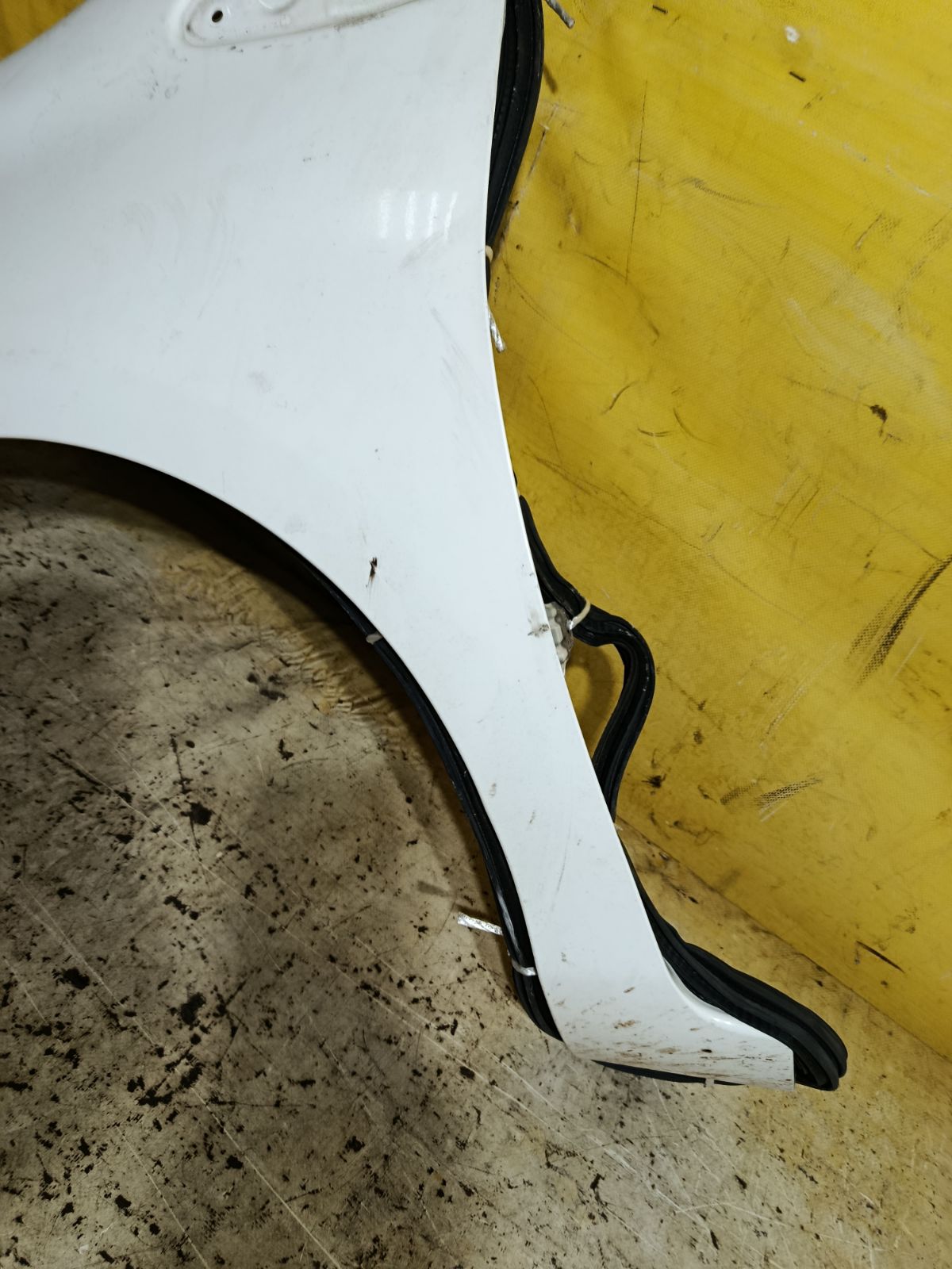 Крыло переднее на Toyota Vitz NSP130 Фото 2