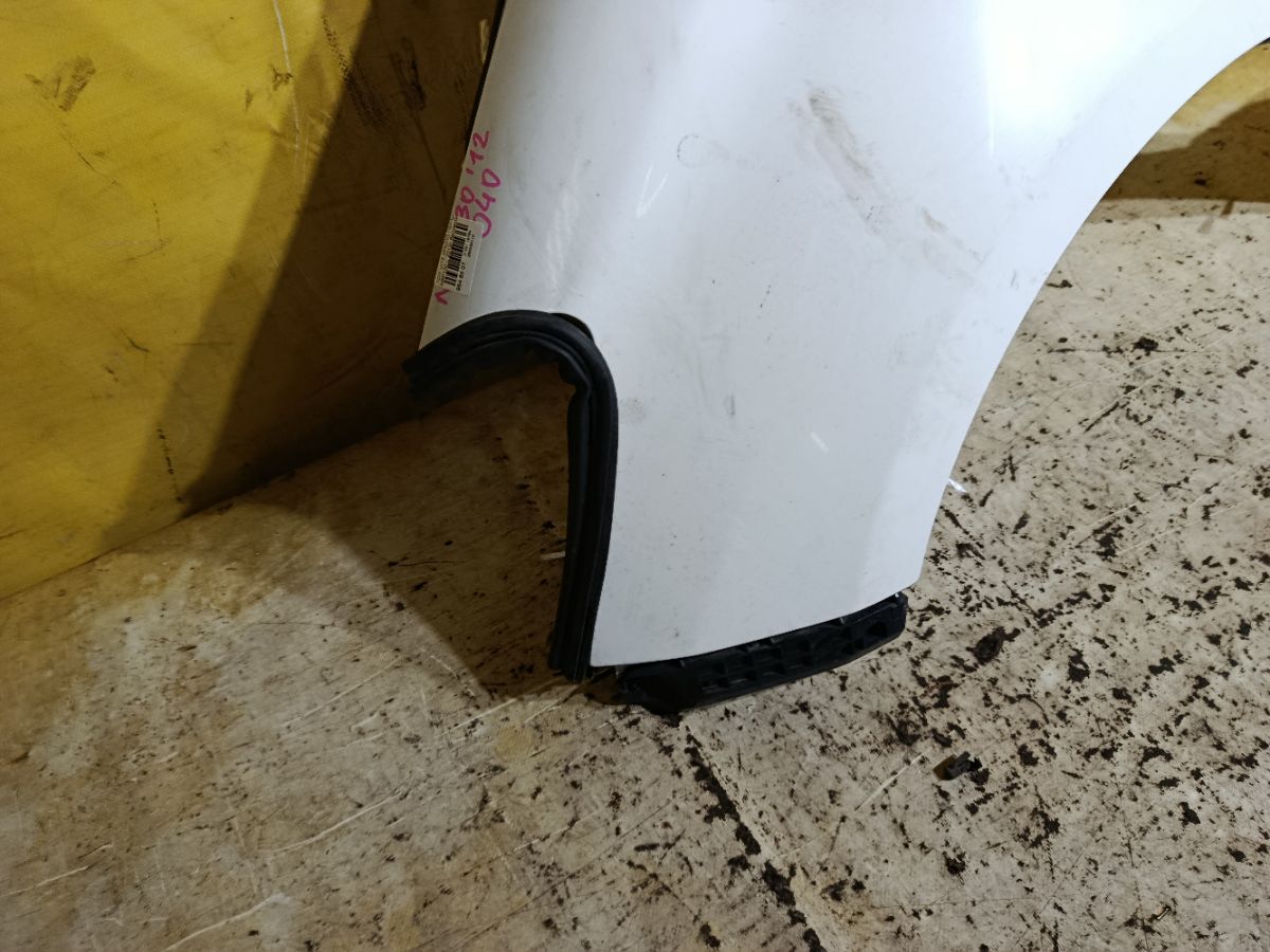 Крыло переднее на Toyota Vitz NSP130 Фото 4