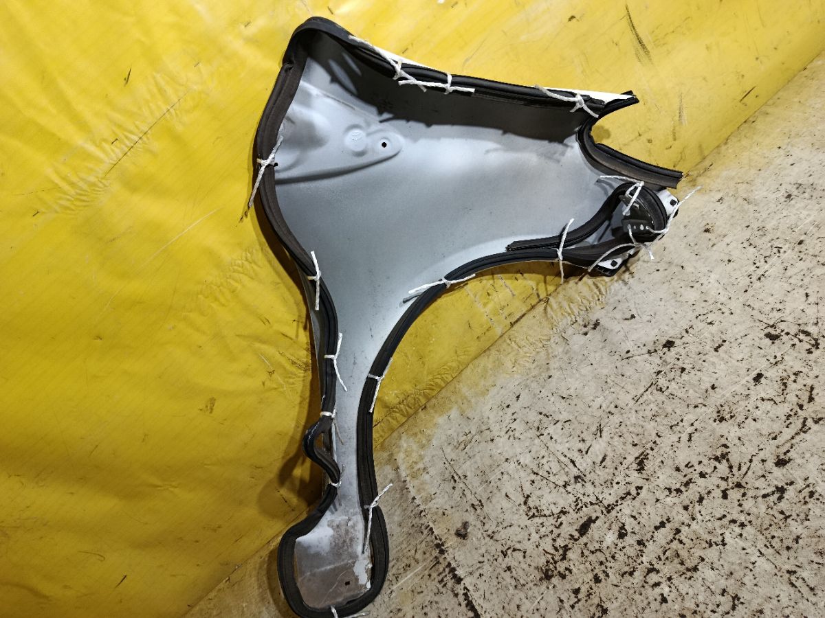 Крыло переднее на Toyota Vitz NSP130 Фото 5