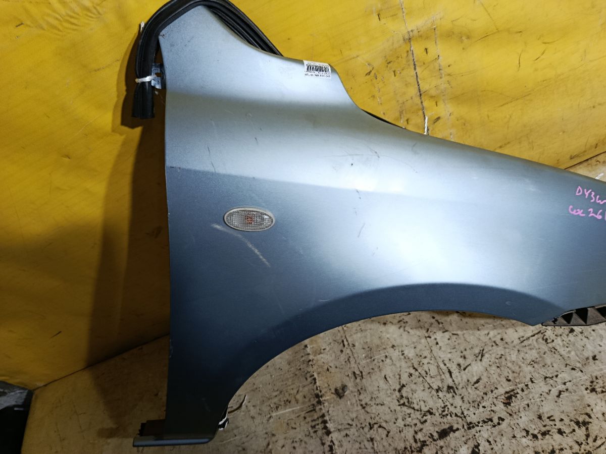 Крыло переднее на Mazda Demio DY3W Фото 3