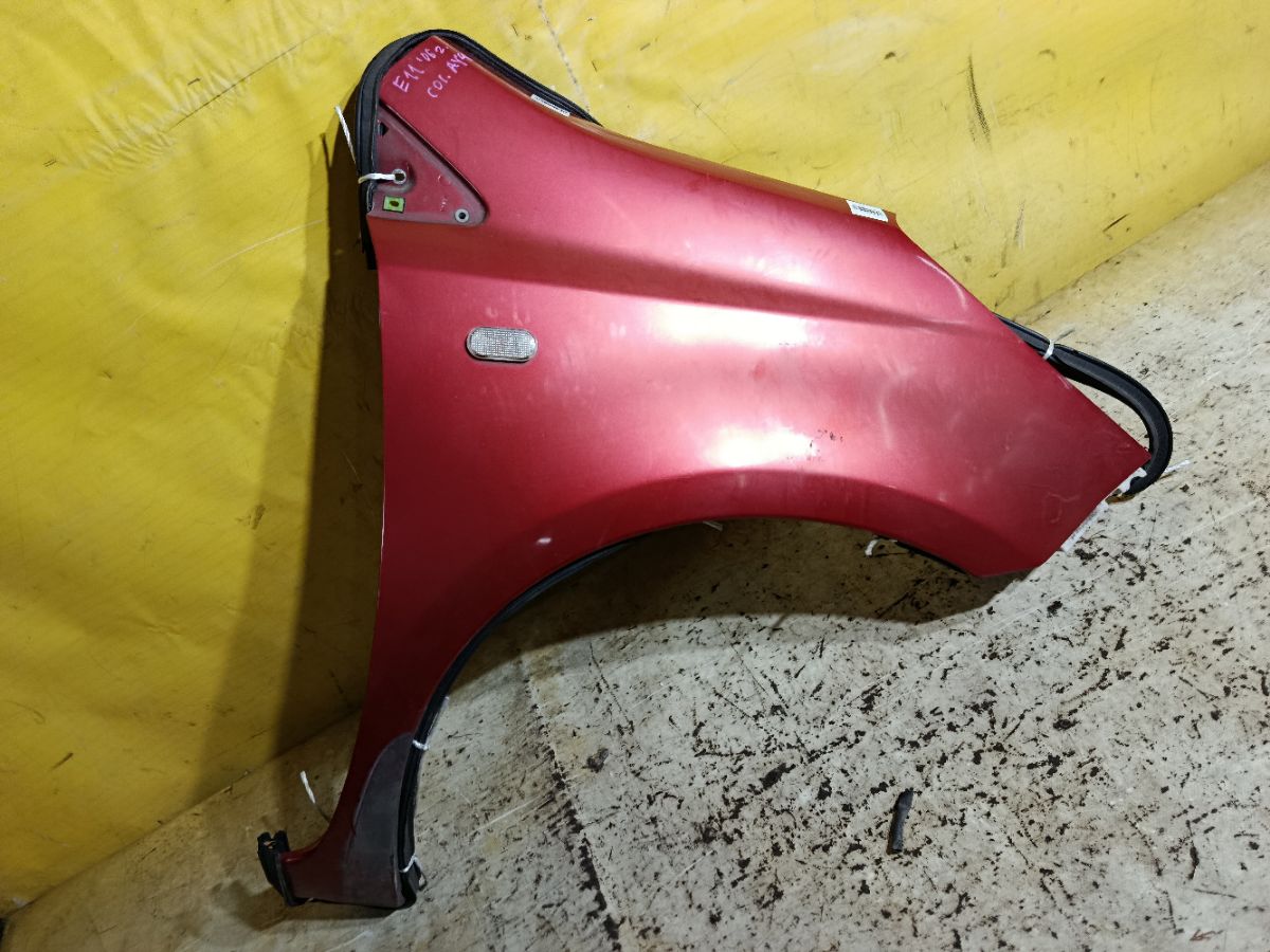 Крыло переднее на Nissan Note E11 Фото 1