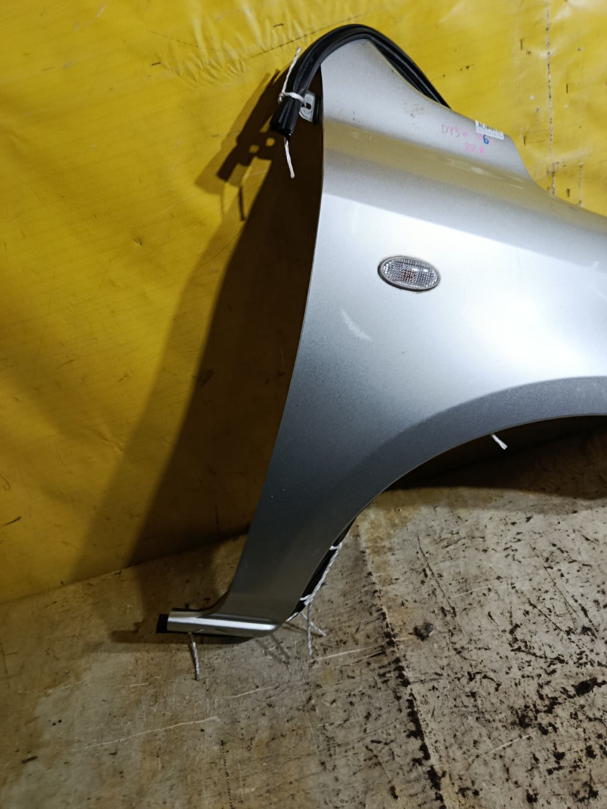 Крыло переднее на Mazda Demio DY3W Фото 2