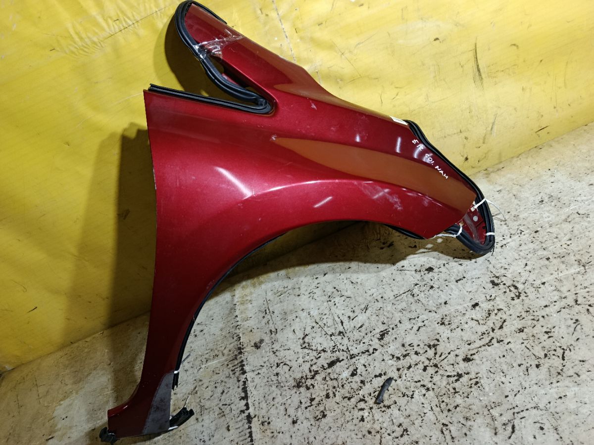 Крыло переднее на Nissan Note E12 Фото 1