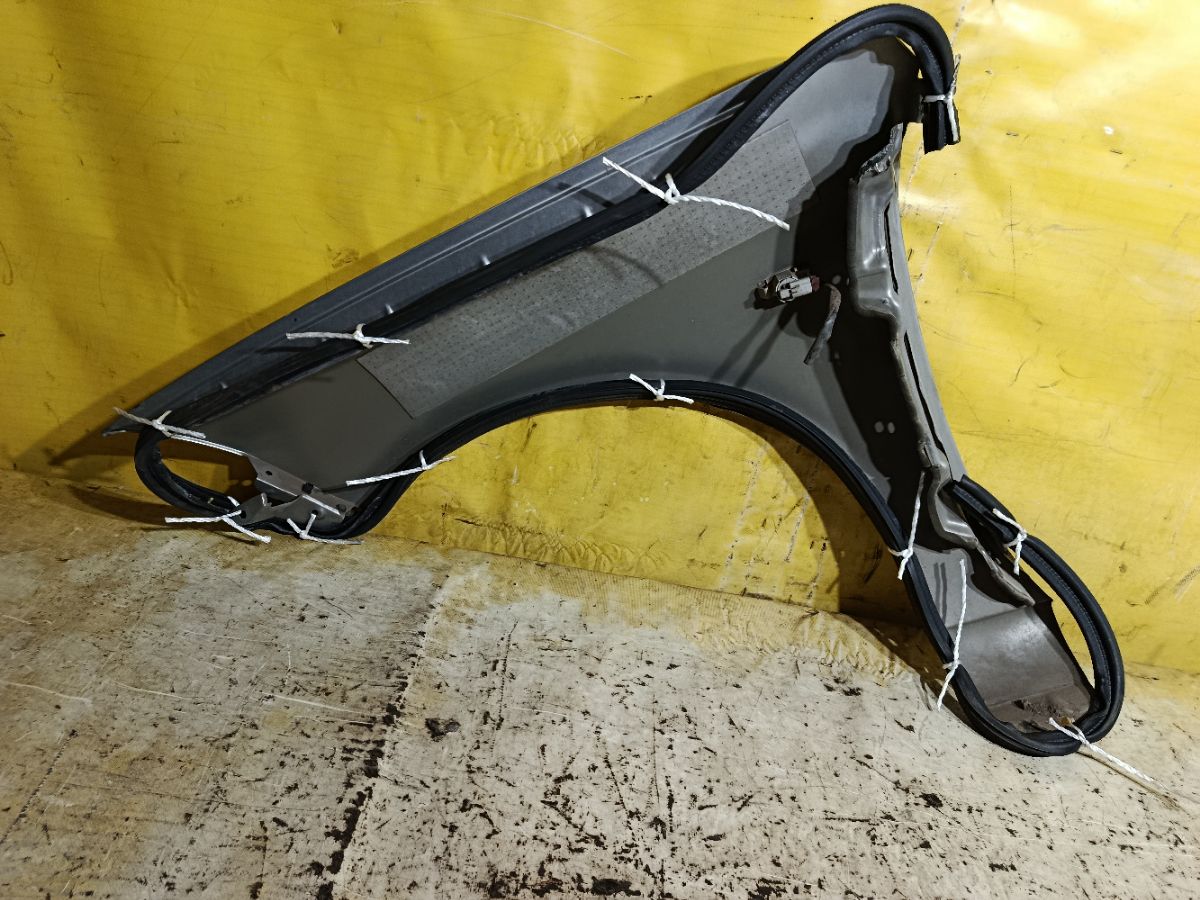 Крыло переднее на Nissan Wingroad WFY11 Фото 5