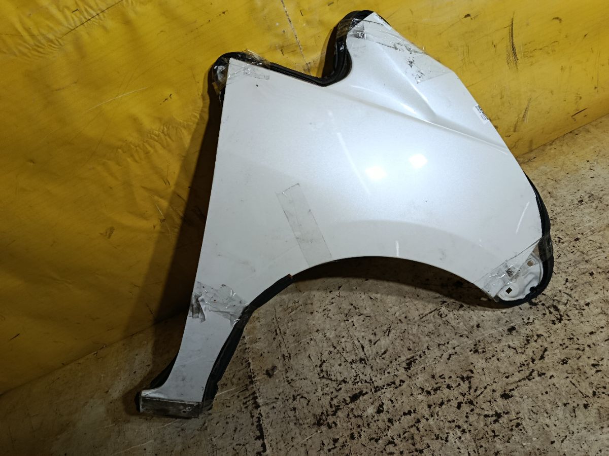 Крыло переднее на Daihatsu Move LA100S Фото 1