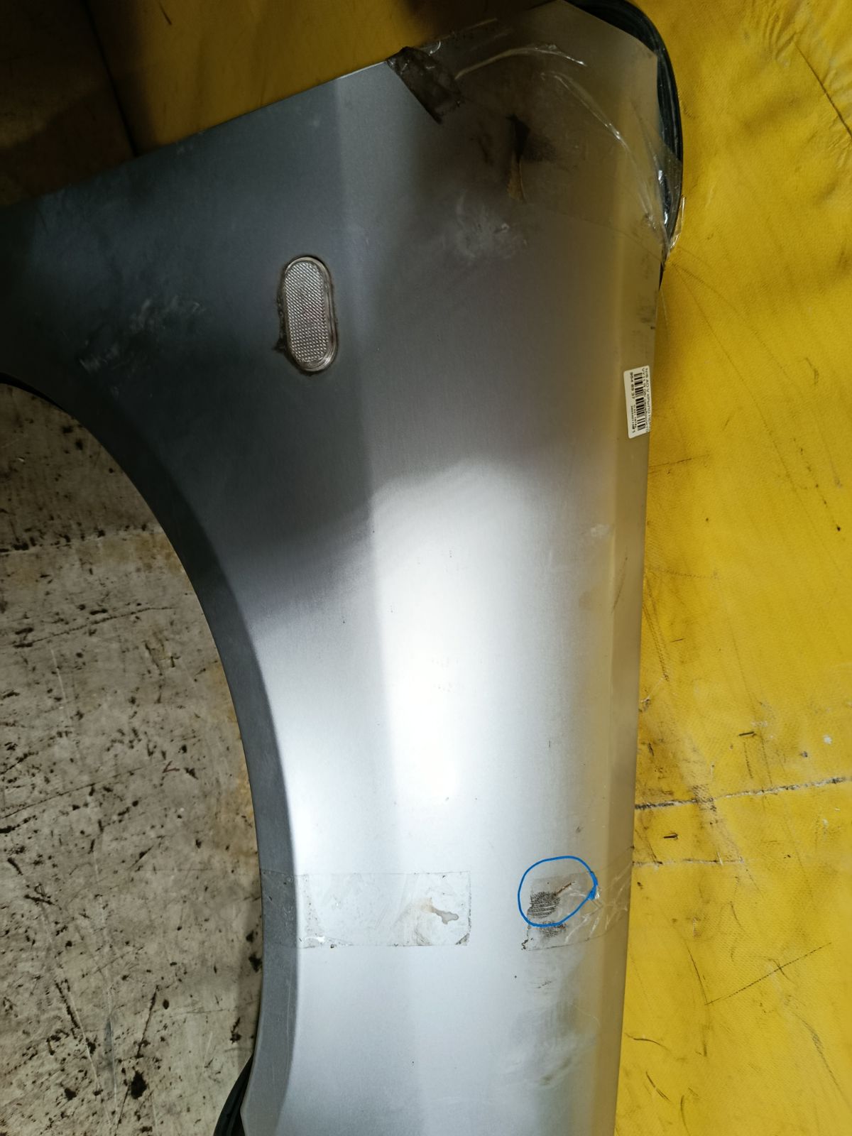 Крыло переднее на Nissan Ad Van VY11 Фото 3