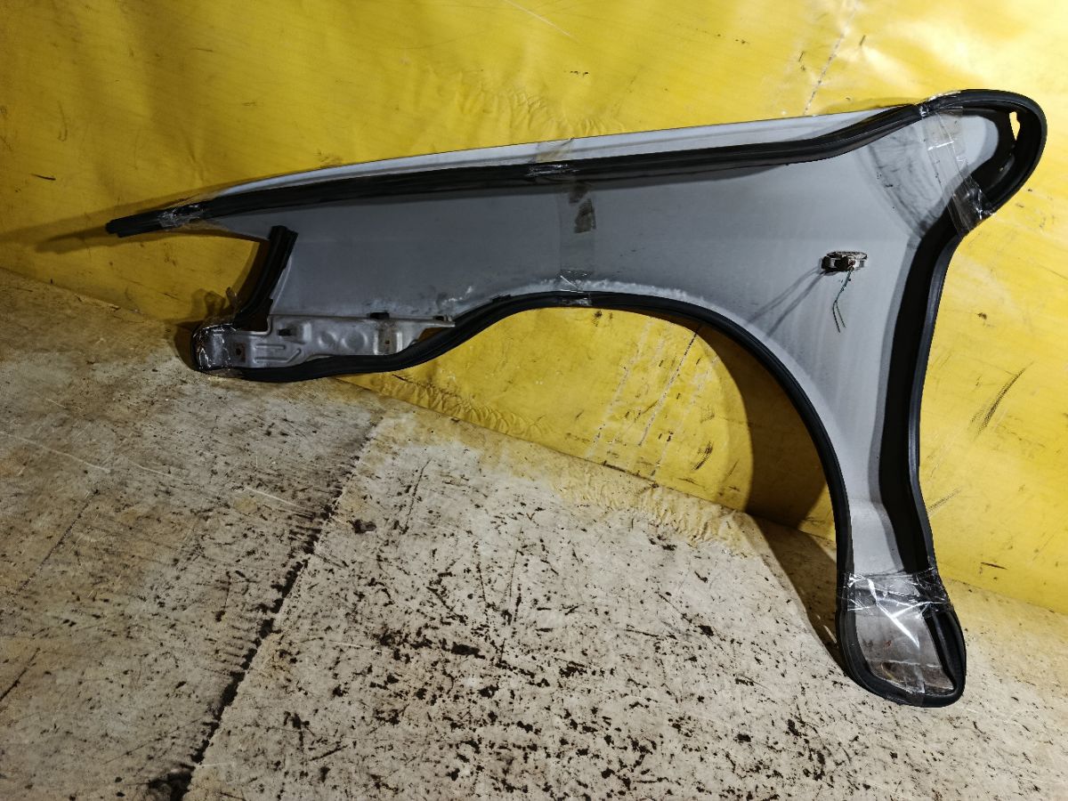 Крыло переднее на Nissan Ad Van VY11 Фото 6