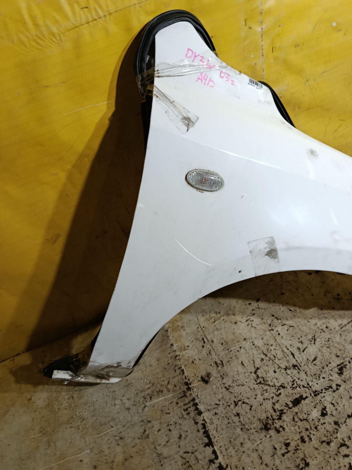 Крыло переднее на Mazda Demio DY3W Фото 2