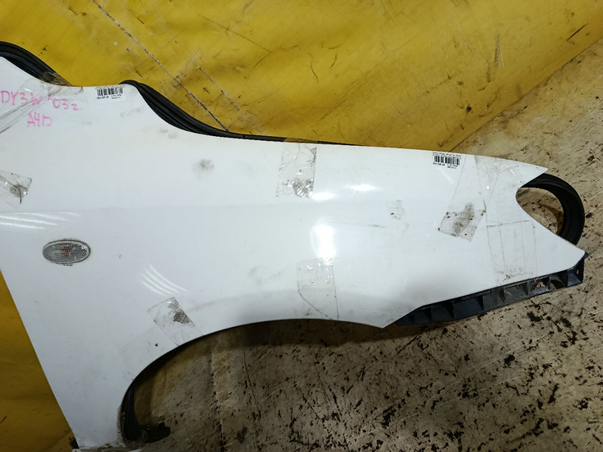 Крыло переднее на Mazda Demio DY3W Фото 3