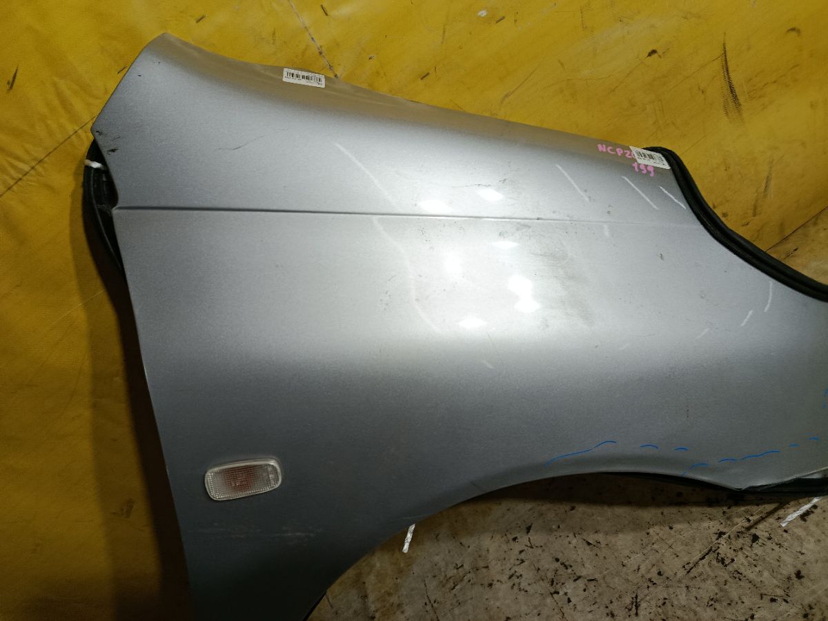 Крыло переднее на Toyota Funcargo NCP20 Фото 4