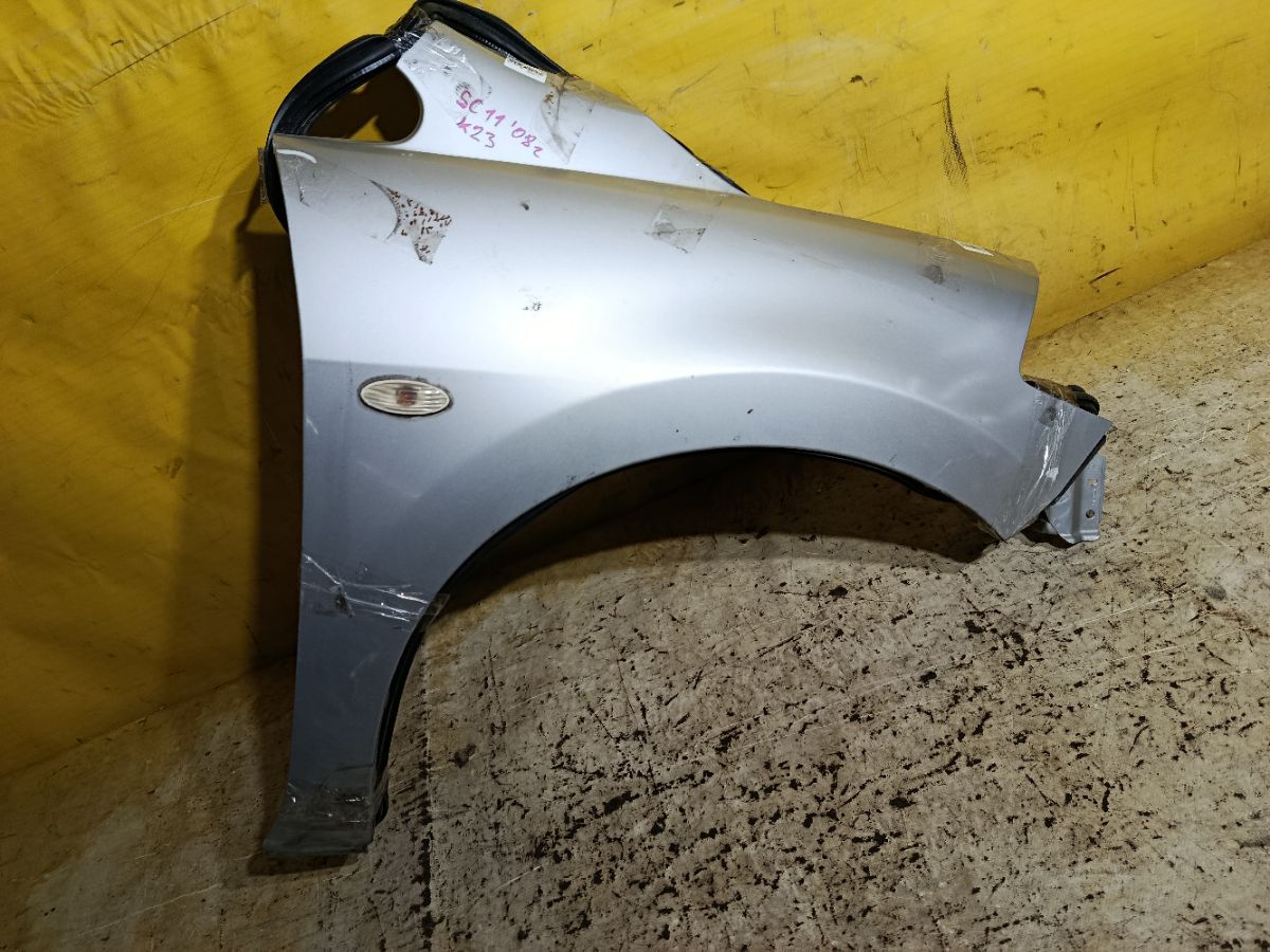 Крыло переднее на Nissan Tiida Latio SC11 Фото 1
