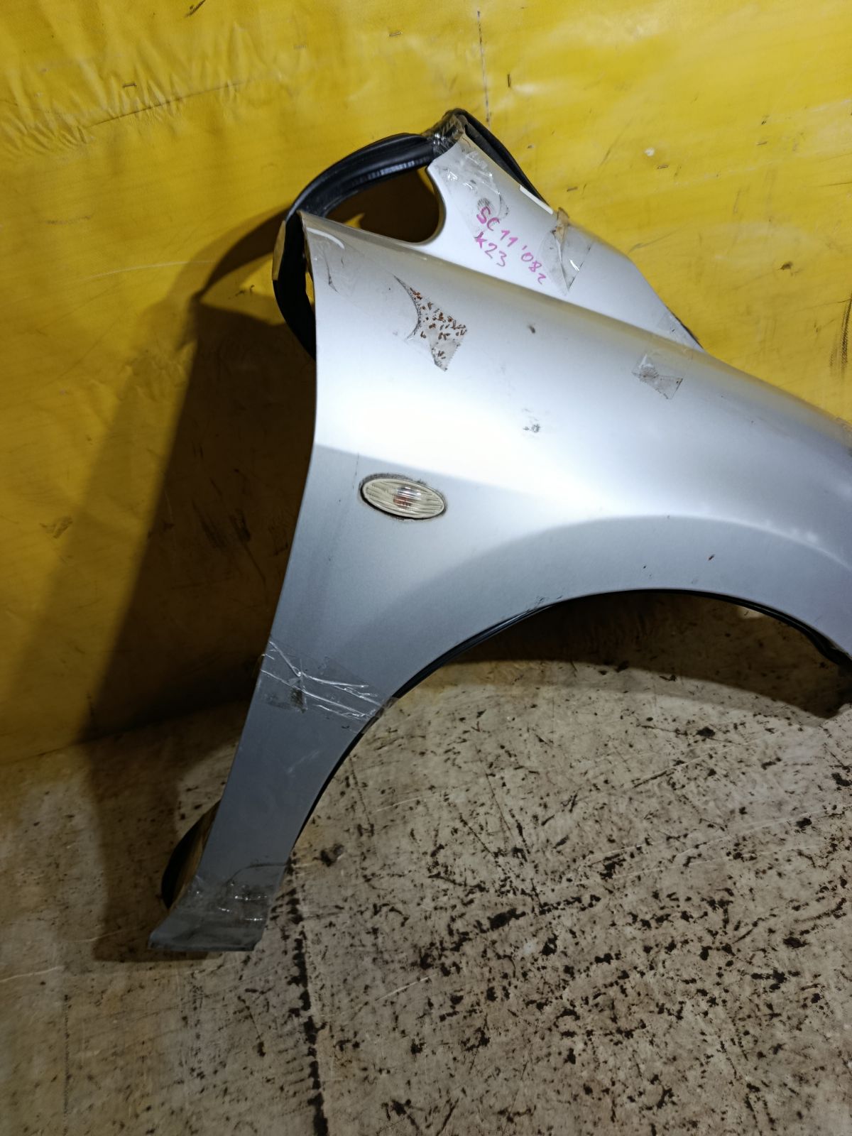Крыло переднее на Nissan Tiida Latio SC11 Фото 2