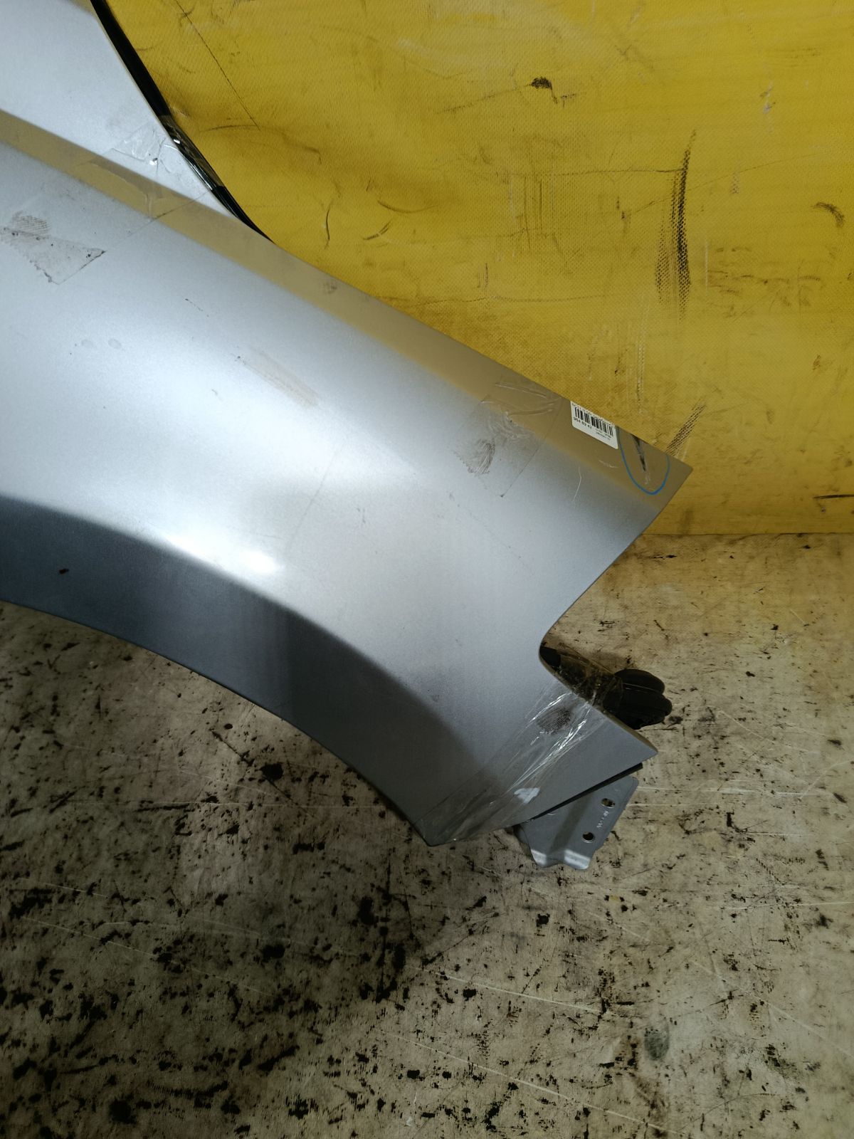 Крыло переднее на Nissan Tiida Latio SC11 Фото 4