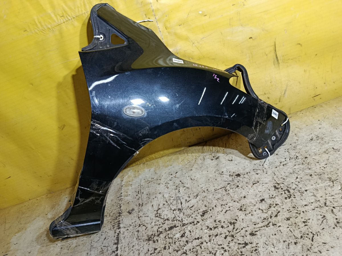 Крыло переднее на Mazda Demio DEJFS Фото 1