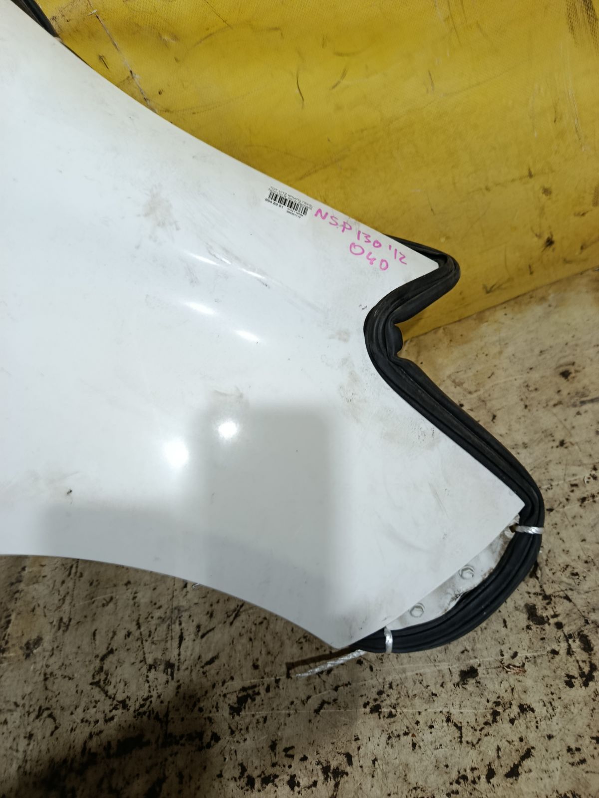 Крыло переднее на Toyota Vitz NCP130 Фото 4