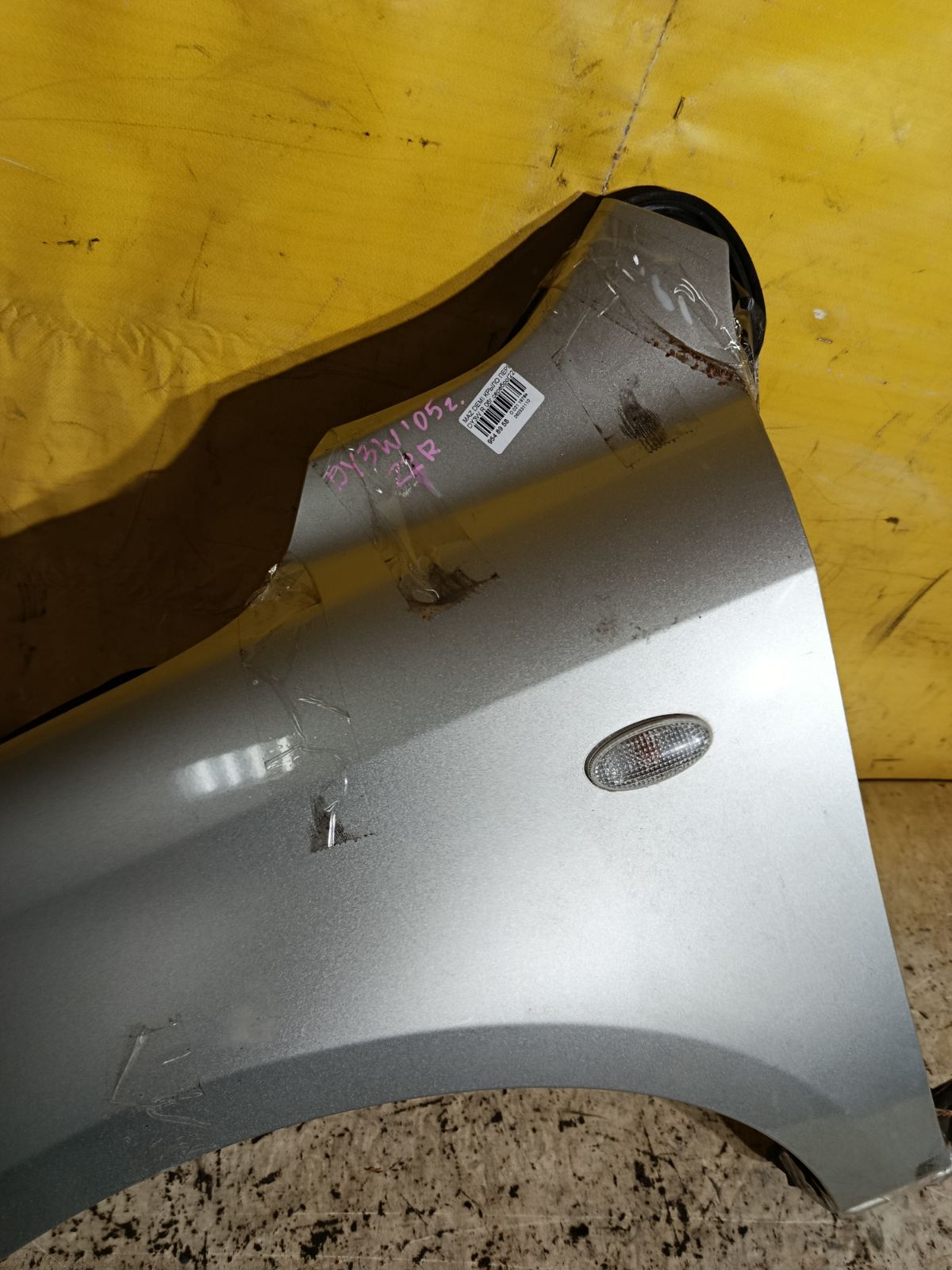 Крыло переднее на Mazda Demio DY3W Фото 3