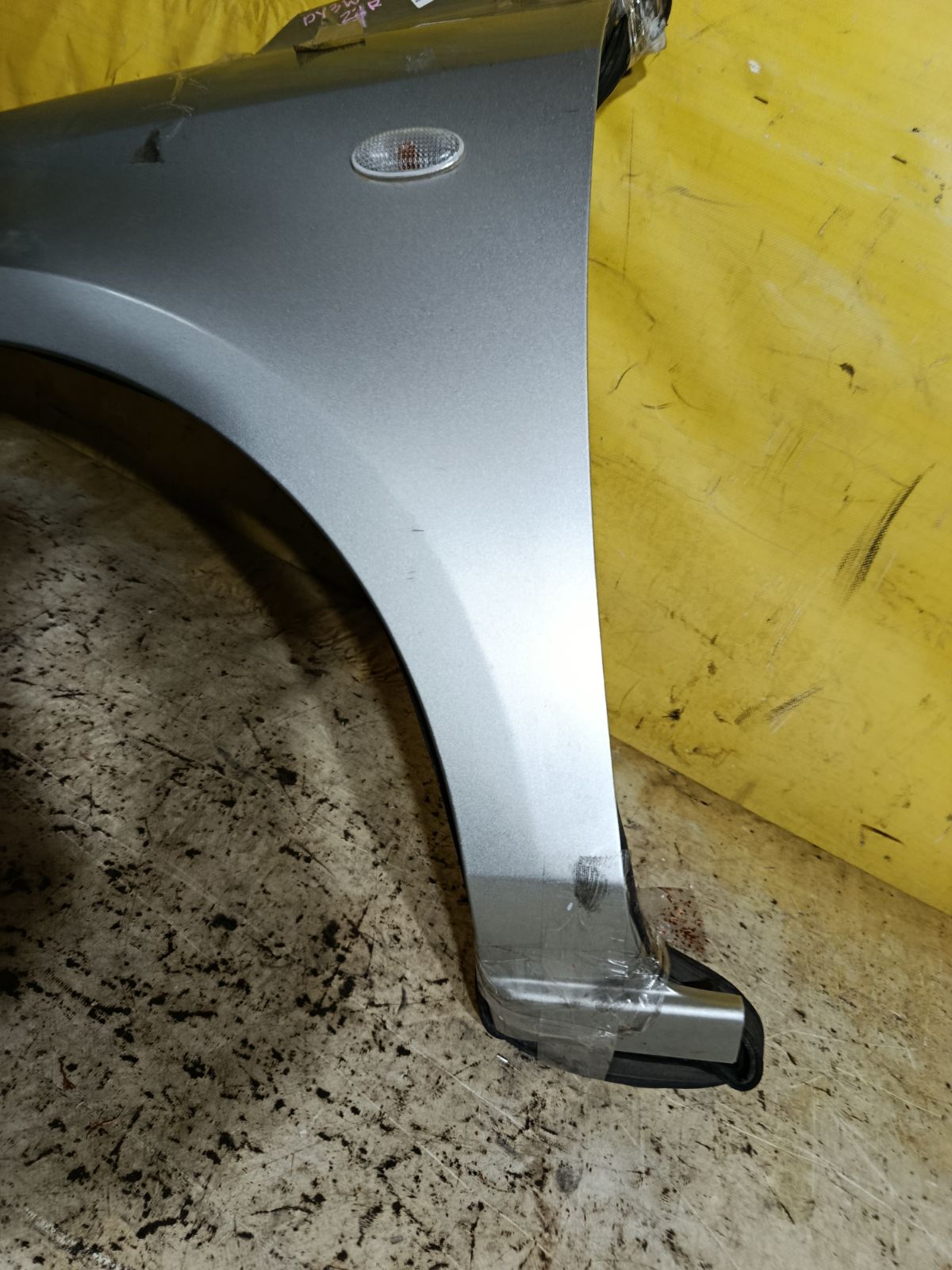 Крыло переднее на Mazda Demio DY3W Фото 4