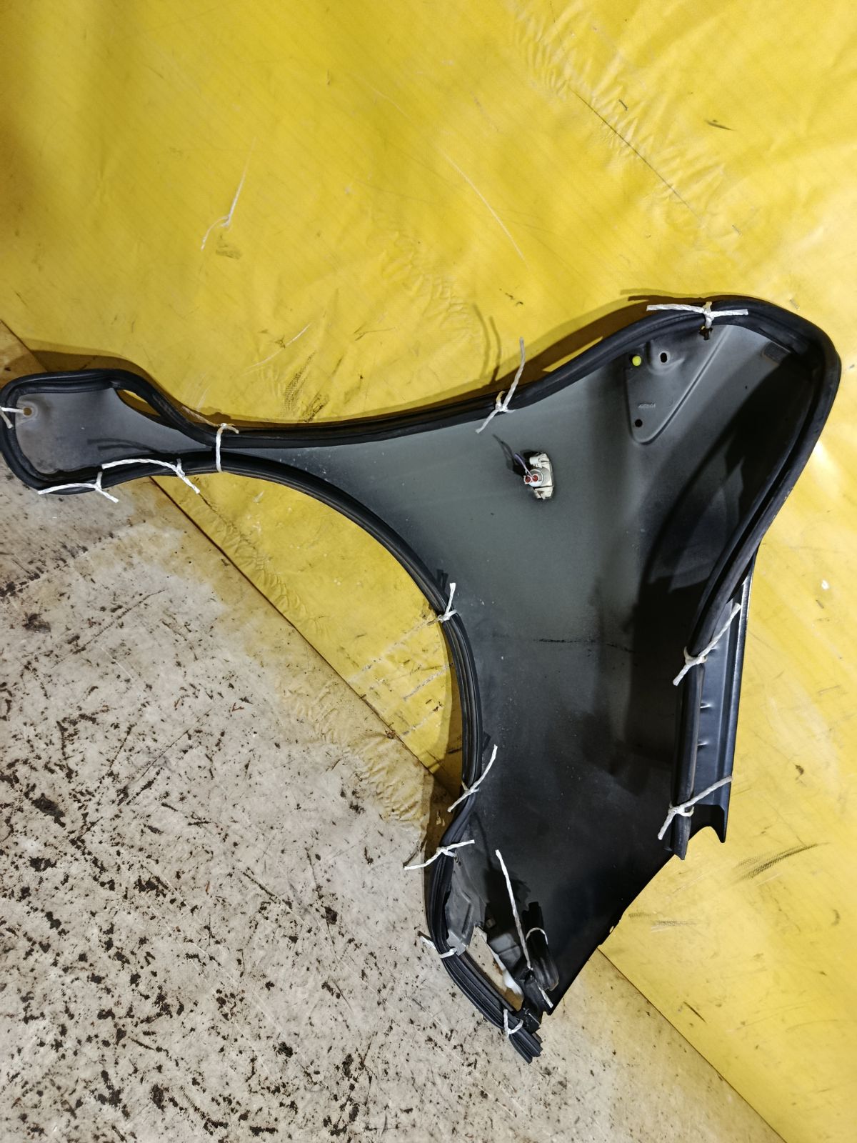 Крыло переднее на Nissan Note E11 Фото 5