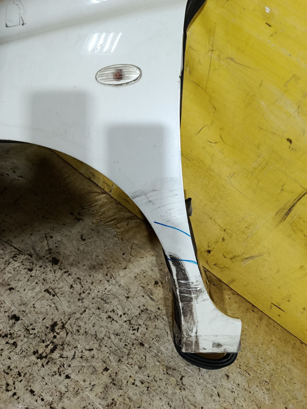 Крыло переднее 01520011, 08312624, 12932111, 1609311, 1609311A1, 191002, 27 07 01, 270701, 3328655, 6024007, 63101-AX030, 63101-AX035, 63101-AX630, 63101AX630, 6504041609311P, 8100203, 974171, 99B79L, DS0113014, DS0113034, DS10121AL, DS10121ALV, DS10121BL, DT48001600L00, DT48001602L00, DT480162, GD99B79L, L00812, MV 63101AX630, MV63101AX630, NI264021FL, NNMIC03270L, NSMCR03121L, PDS10121AL, STDT480162 на Nissan March AK12 Фото 4