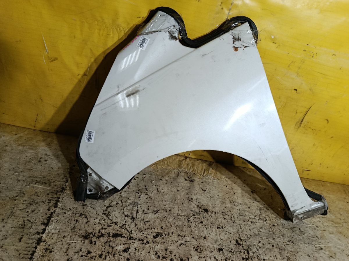Крыло переднее на Daihatsu Move LA100S Фото 1