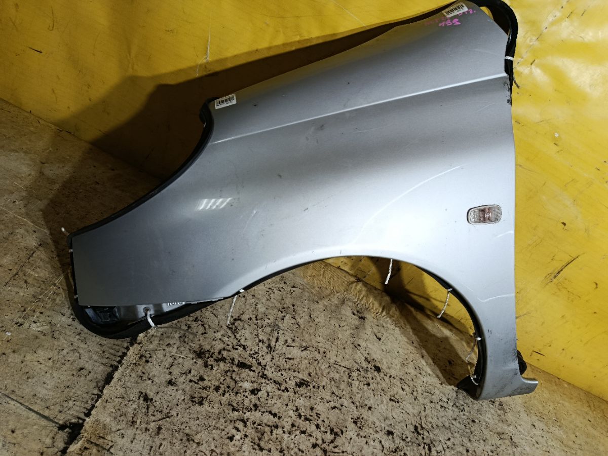 Крыло переднее на Toyota Ractis NCP120 Фото 1
