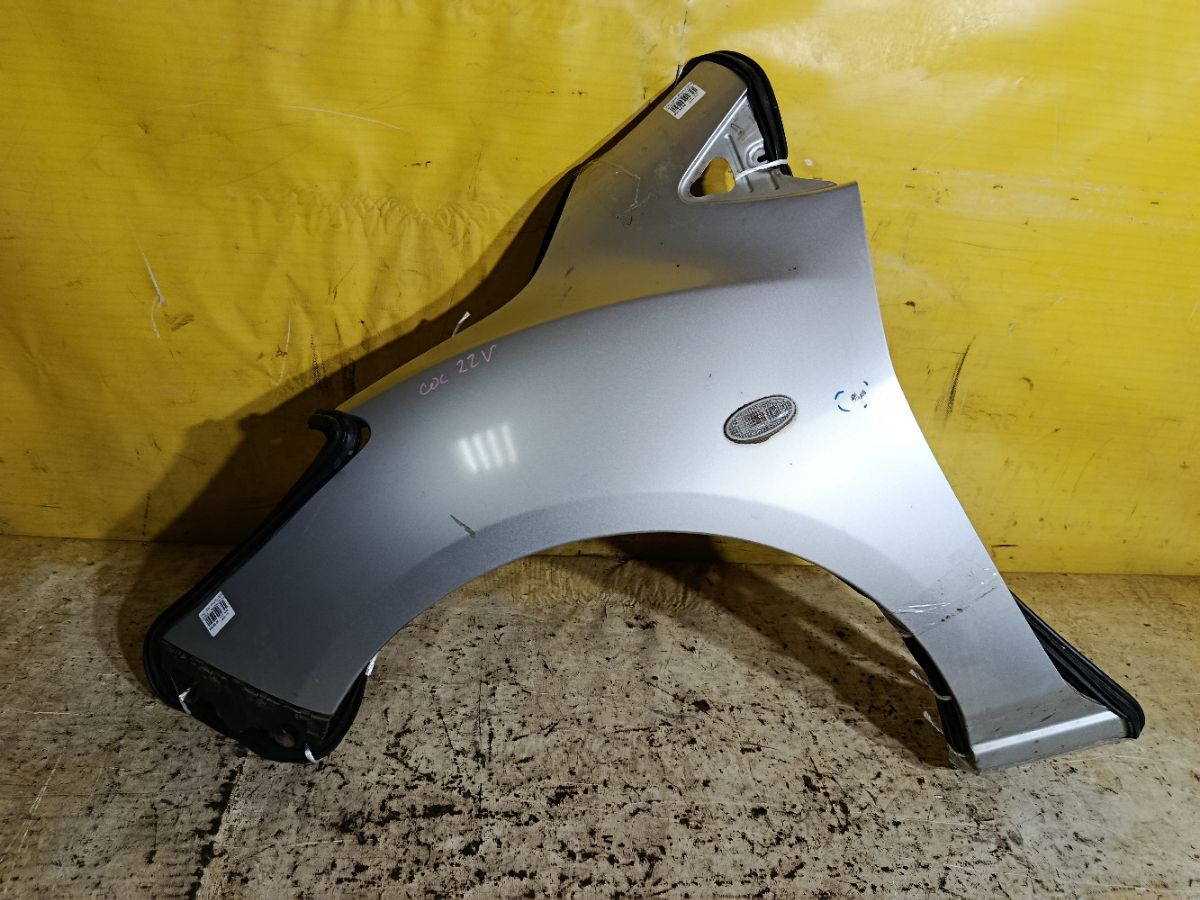 Крыло переднее 2741657, 3421311, 3421311A1, 4533011, 4533011J, 5605007, 6504043421311P, 931171, D01G52211B, D651-52-211B, DD1052211C, GDFN0061L, MD234021FL, MZ10069AL, MZ10069BL, MZ10069BLV, MZ3093024, MZ51101600L00, MZ51101601L00, MZX0207270L на Mazda Demio DE3FS Фото 1