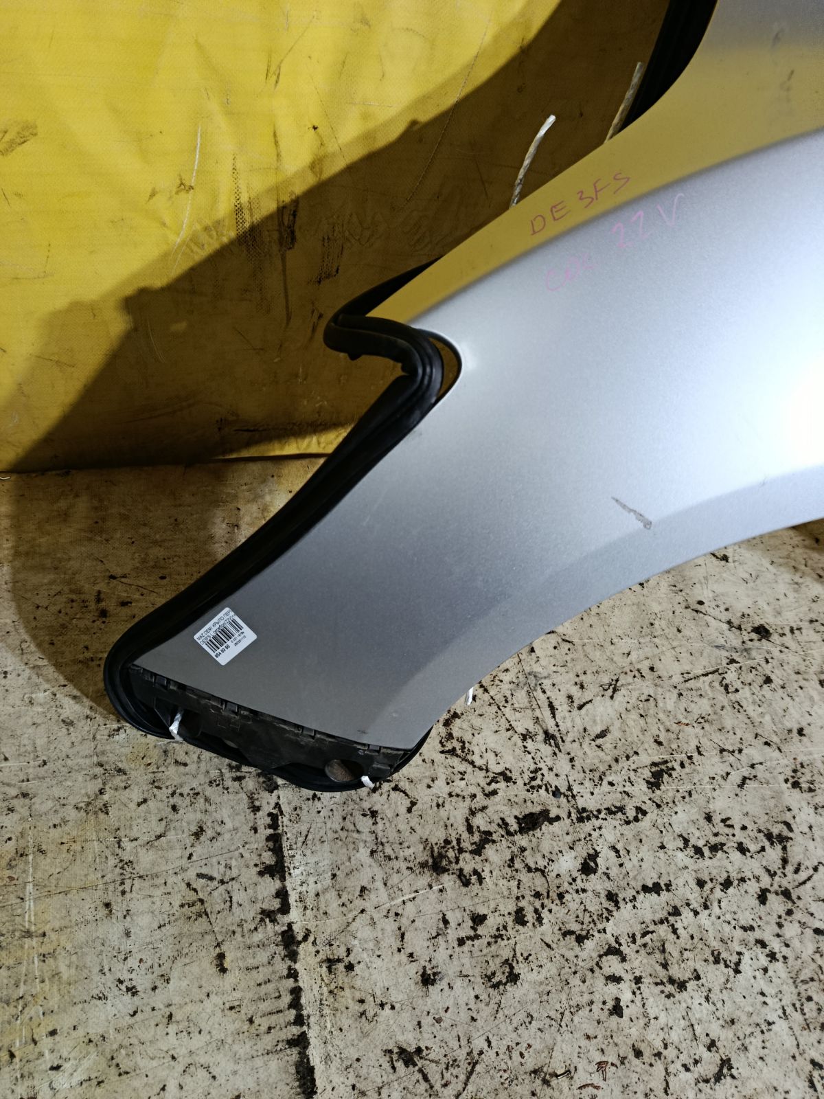 Крыло переднее 2741657, 3421311, 3421311A1, 4533011, 4533011J, 5605007, 6504043421311P, 931171, D01G52211B, D651-52-211B, DD1052211C, GDFN0061L, MD234021FL, MZ10069AL, MZ10069BL, MZ10069BLV, MZ3093024, MZ51101600L00, MZ51101601L00, MZX0207270L на Mazda Demio DE3FS Фото 2