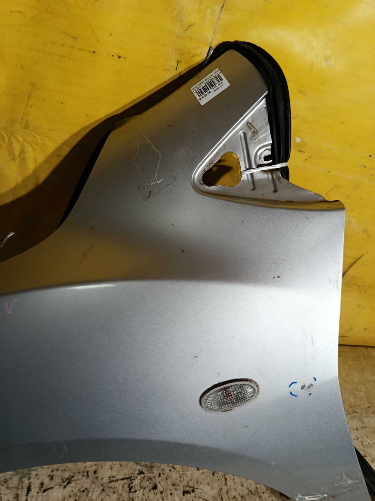 Крыло переднее 2741657, 3421311, 3421311A1, 4533011, 4533011J, 5605007, 6504043421311P, 931171, D01G52211B, D651-52-211B, DD1052211C, GDFN0061L, MD234021FL, MZ10069AL, MZ10069BL, MZ10069BLV, MZ3093024, MZ51101600L00, MZ51101601L00, MZX0207270L на Mazda Demio DE3FS Фото 3