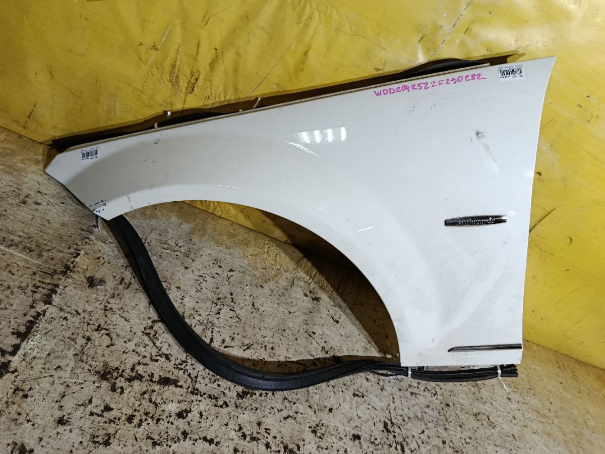 Крыло переднее на Mercedes-Benz C-Class Station Wagon S204.252 Фото 1