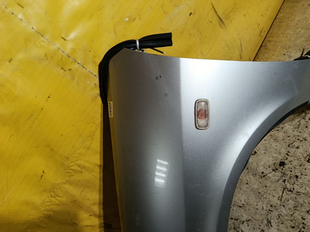 Крыло переднее на Nissan Wingroad WFY11 Фото 3