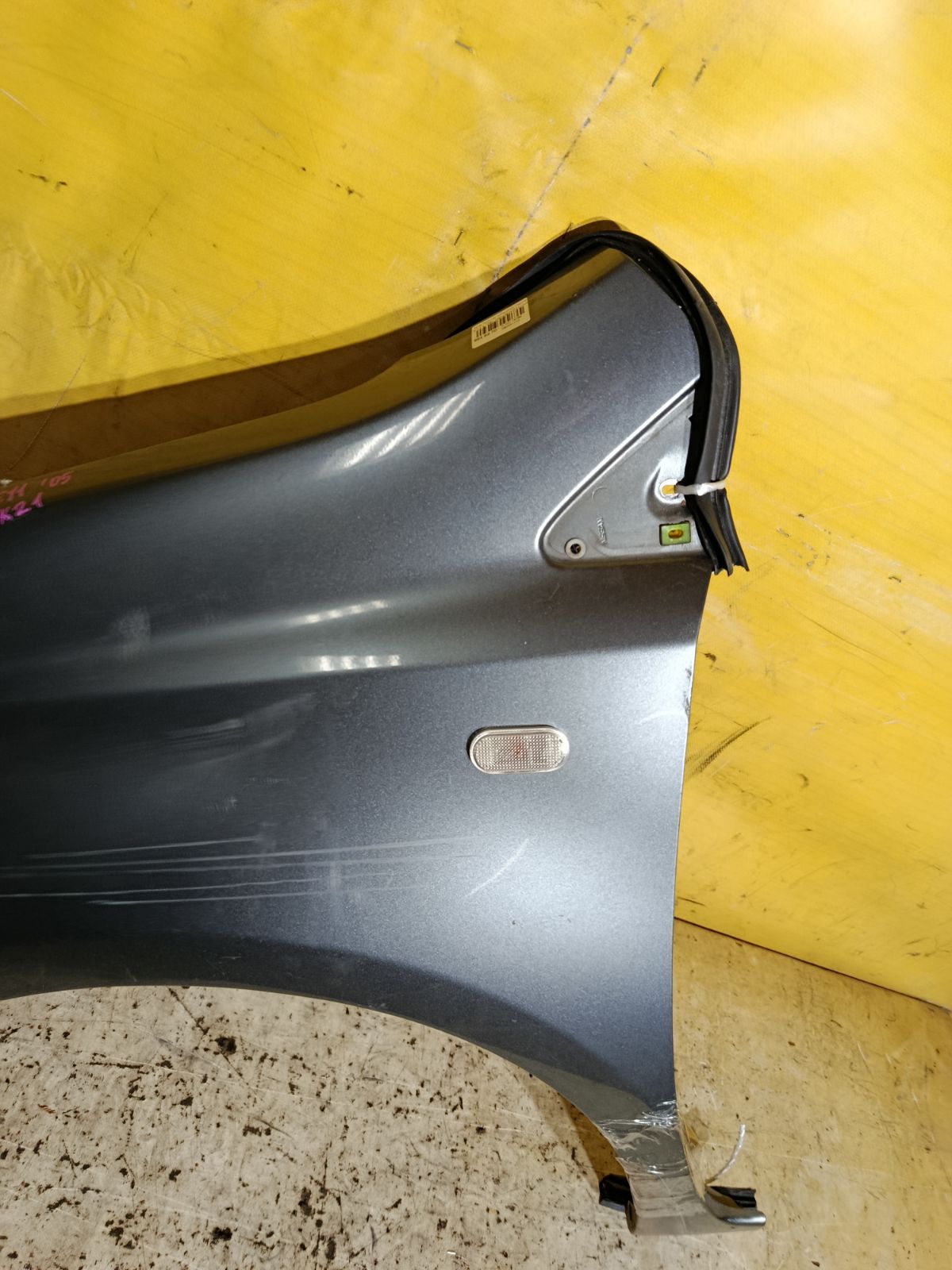 Крыло переднее на Nissan Note E11 Фото 3