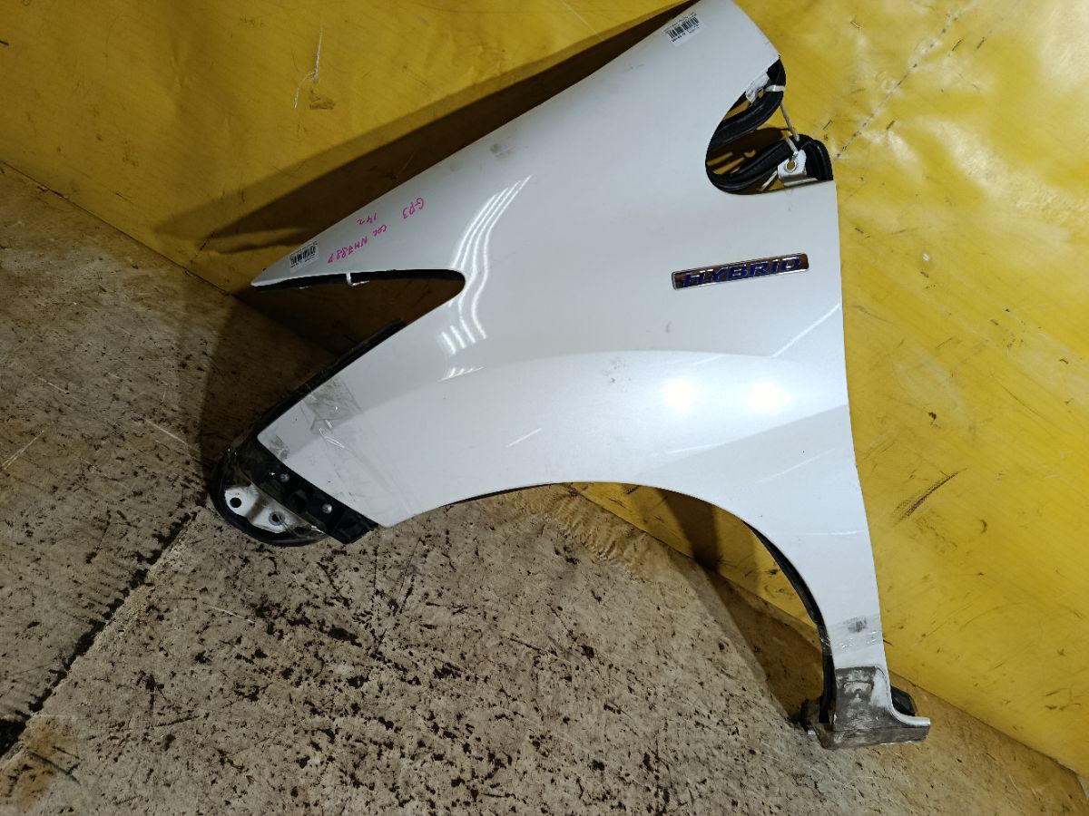 Крыло переднее на Honda Freed Hybrid GP3 Фото 1
