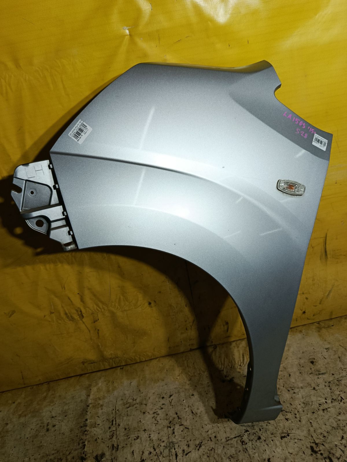 Крыло переднее на Daihatsu Move LA150S Фото 1