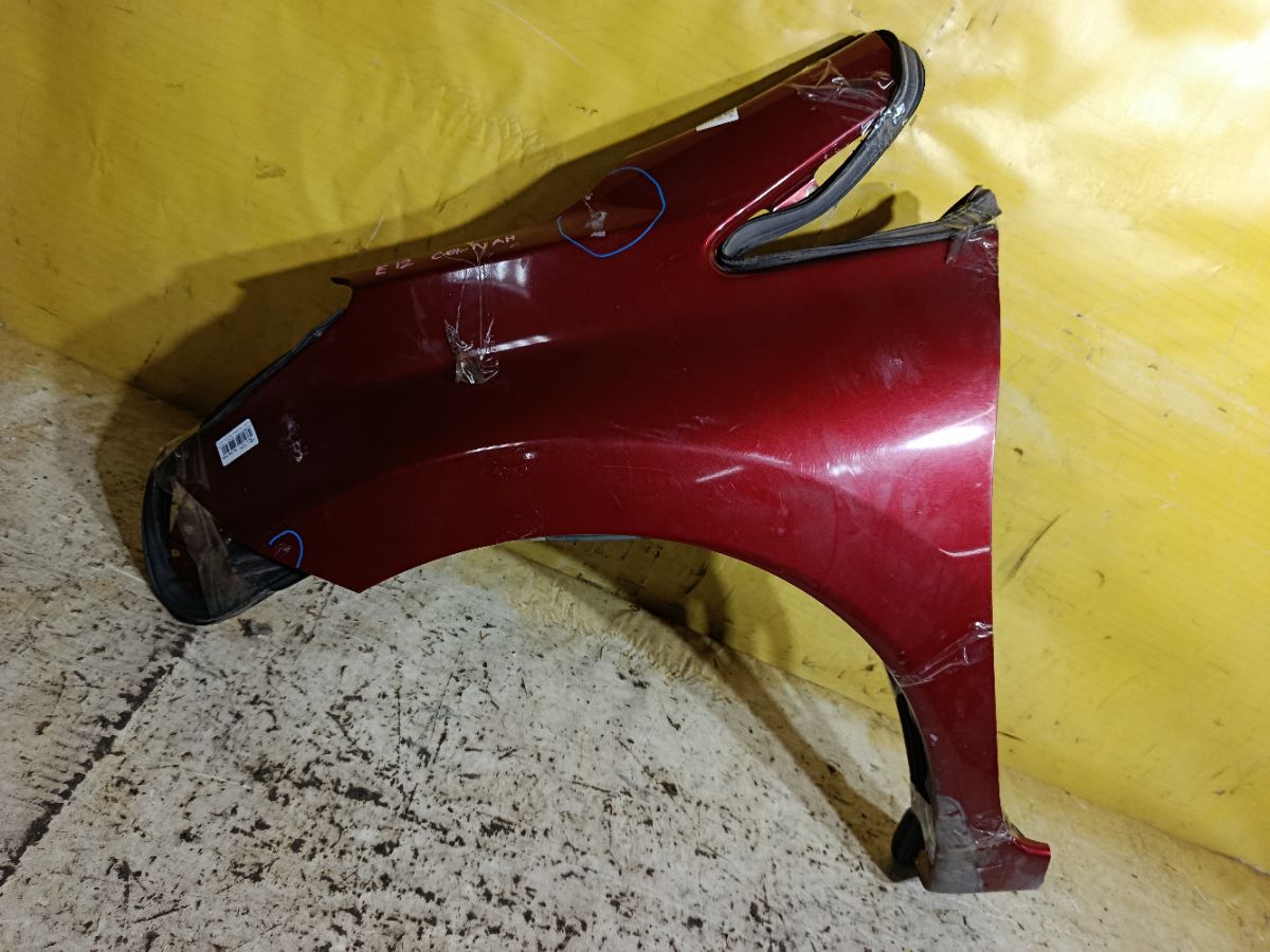 Крыло переднее на Nissan Note E12 Фото 1