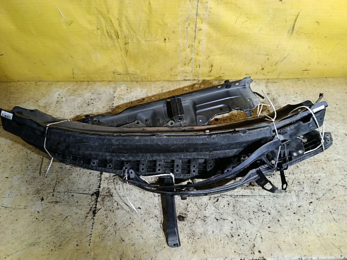 Жесткость бампера 52131-52250 на Toyota Spade NCP141 Фото 2